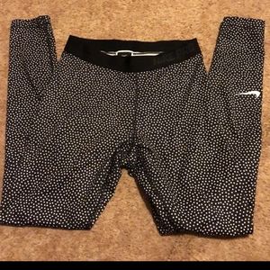 LAST CHANCE !! Women’s nike pro polka dot leggings